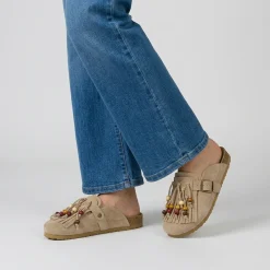 Sabot da Donna khaki effetto suede con frange e perline Primopiano