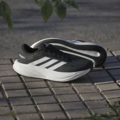 Scarpe da corsa su strada nere adidas Response 2 Cloudfoam da Uomo