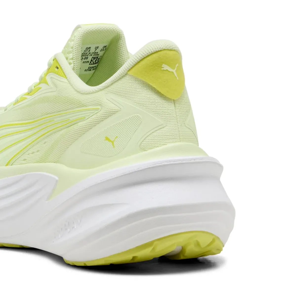Scarpe da corsa su strada Puma Maxima Pro Lux giallo fluo da Donna