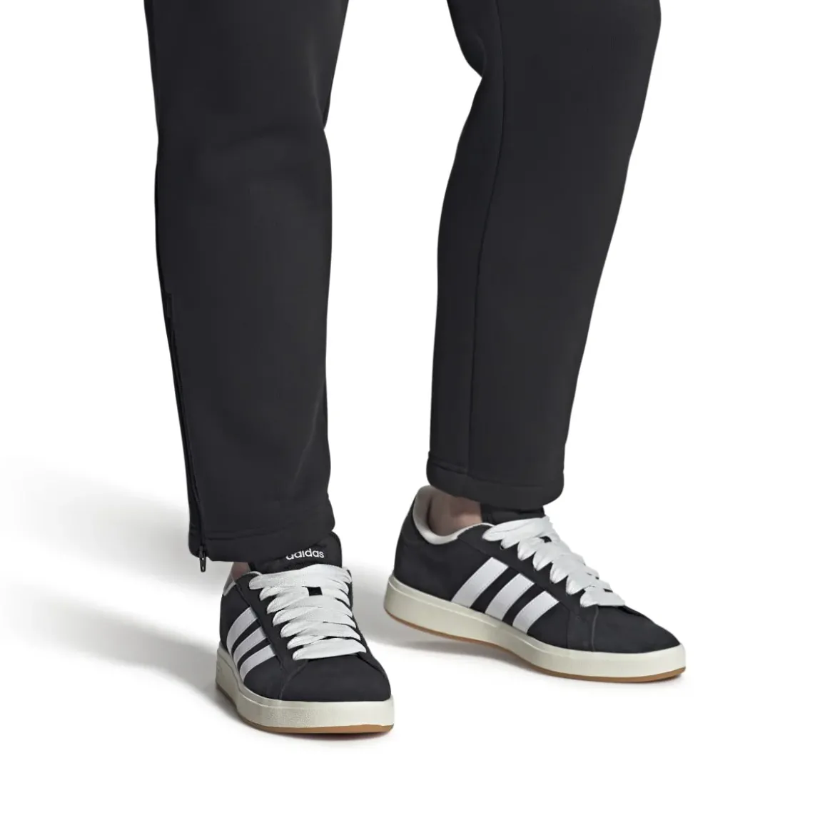 Sneakers da uomo nere in pelle con logo adidas Grand Court Base 00s