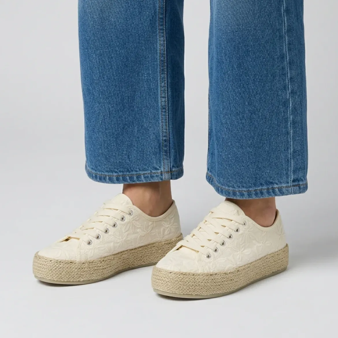 Sneakers donna beige con ricamo floreale e suola in corda Lora Ferres