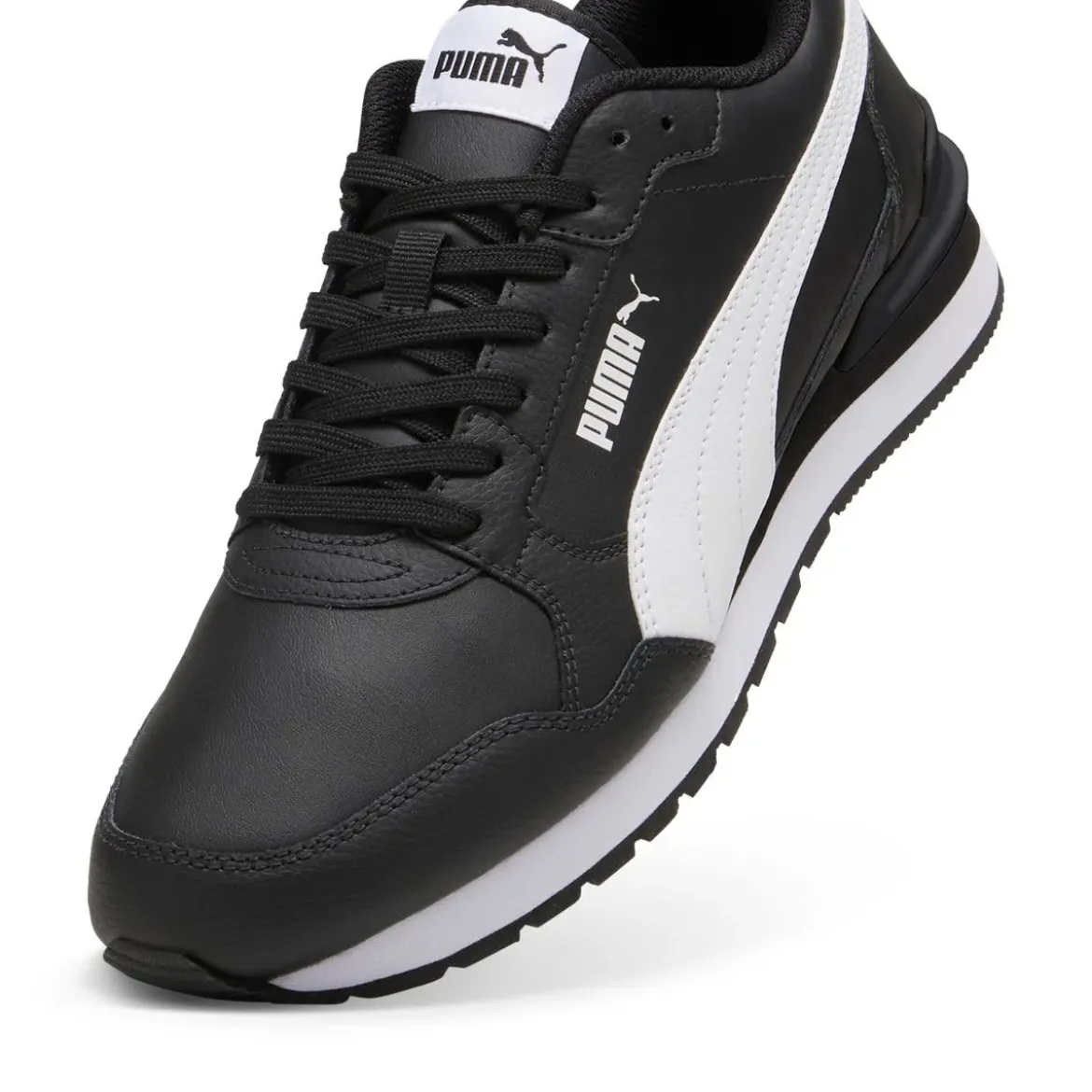 Sneakers retro da Uomo nere con inserti bianchi Puma Runner v4